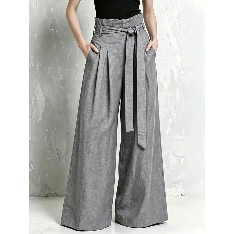 グレー