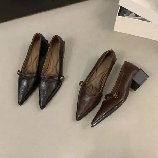 アッパーストラップポインテッドパンプス
