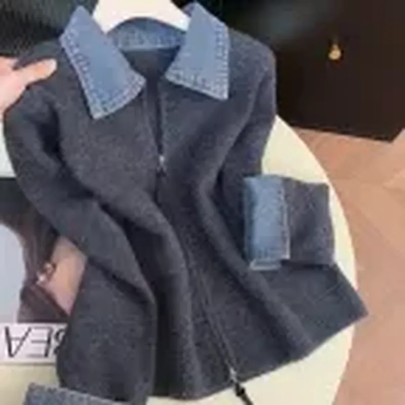 ダークグレー