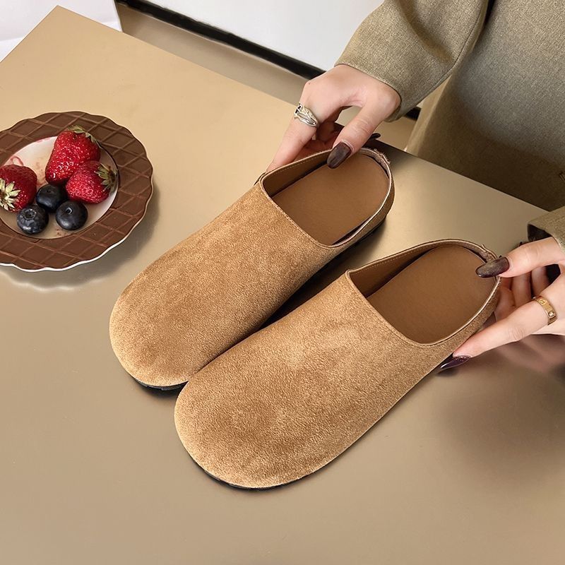 ベージュ